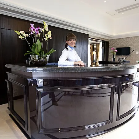 Select Ms Charles Dickens 5*