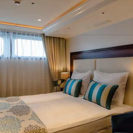 Select Ms Charles Dickens 5* Neuss