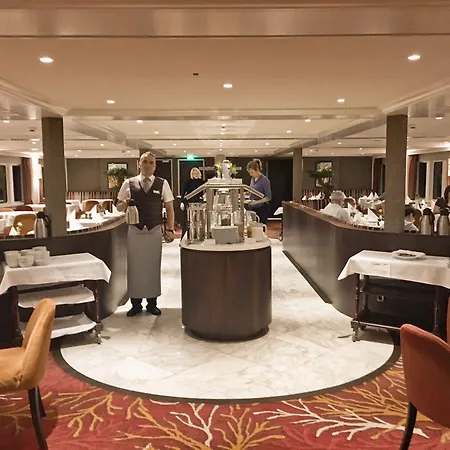 Select Ms Charles Dickens 船屋