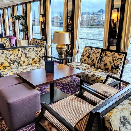 Select Ms Charles Dickens 船屋 诺伊斯